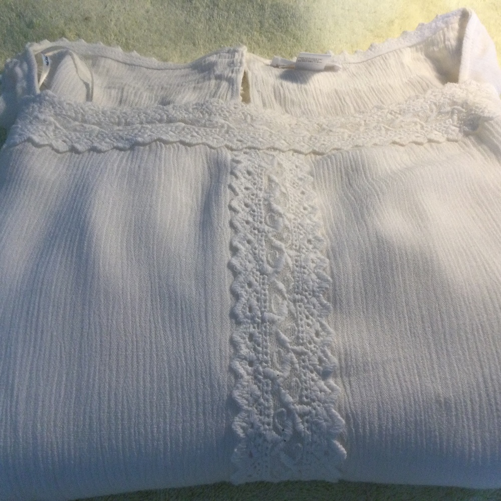 NWOT  Lovely Cottage Core 100% Rayon and Lace Loungewear/Nightgown